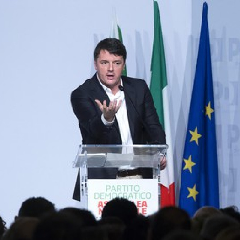 Renzi: "La politica litiga su tutto, io penso al futuro"