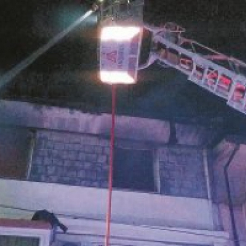 Reggio: Incendio notturno in abitazione, tragedia sfiorata