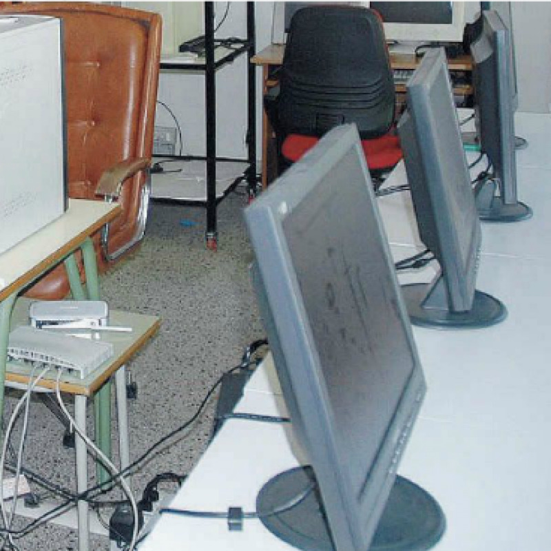 Istituto “Falcone” sott’assedio: in un anno rubati 42 computer