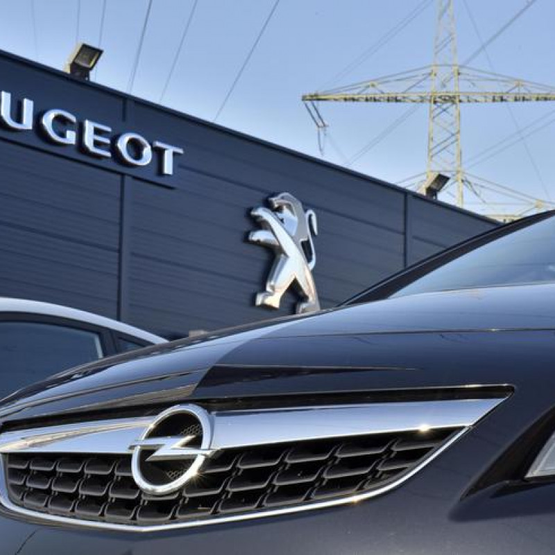 Peugeot Citroen acquista Opel per 1,3 miliardi euro