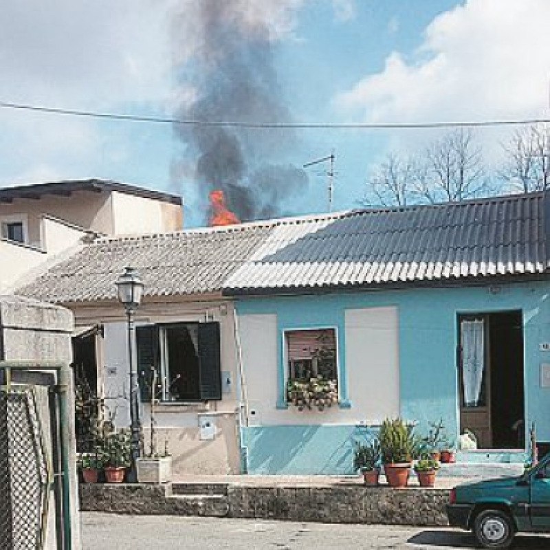 Abitazione in fiamme Soccorsa anziana invalida