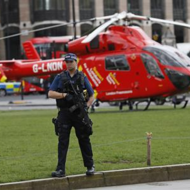 Attacco al Parlamento, almeno 12 feriti