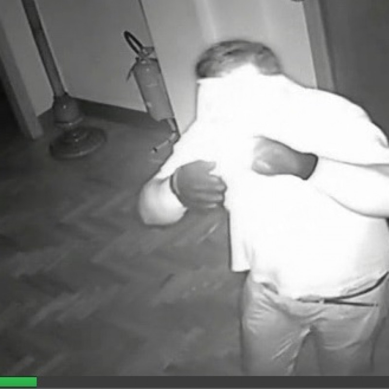 Video: Ladri entrano in casa, ops una videocamera