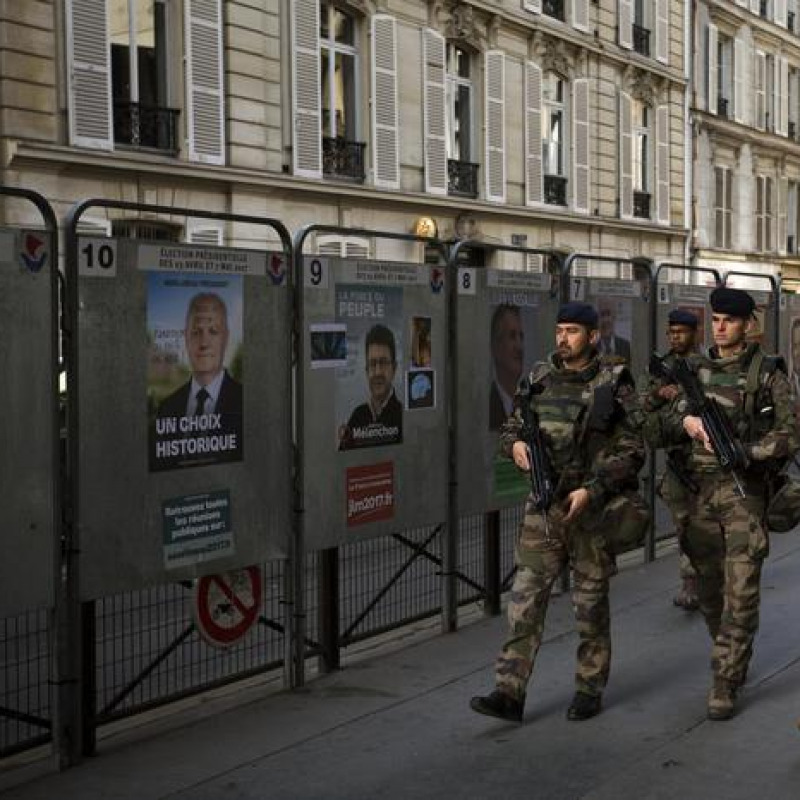 La Francia alle urne con l'incubo terrorismo