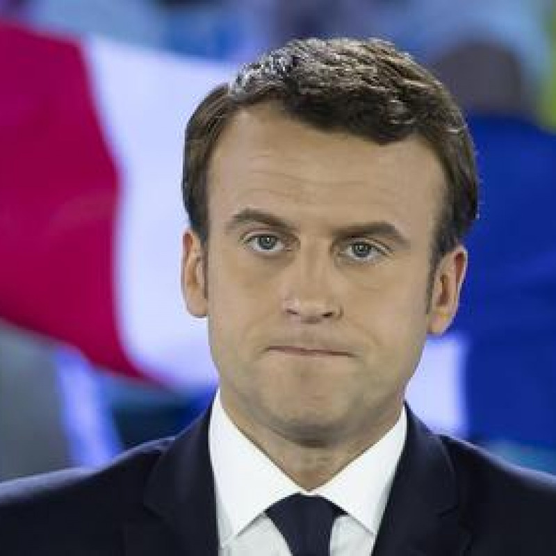 Macron denuncia attacco hacker