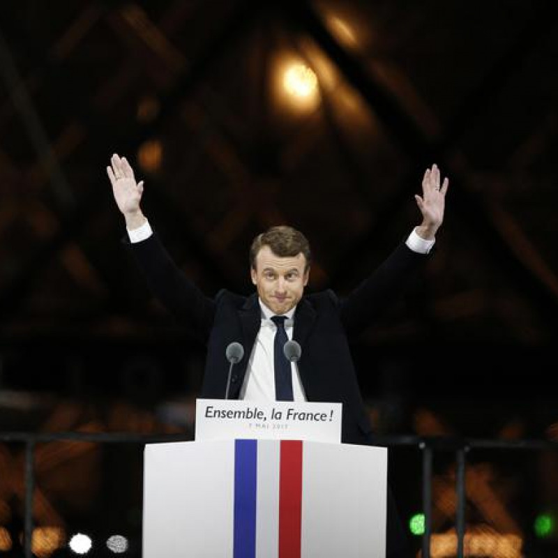 Macron presidente: difenderò l'Europa