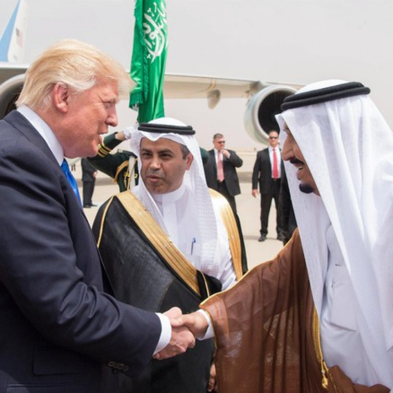 Trump vende armi ad Arabia contro minaccia Iran