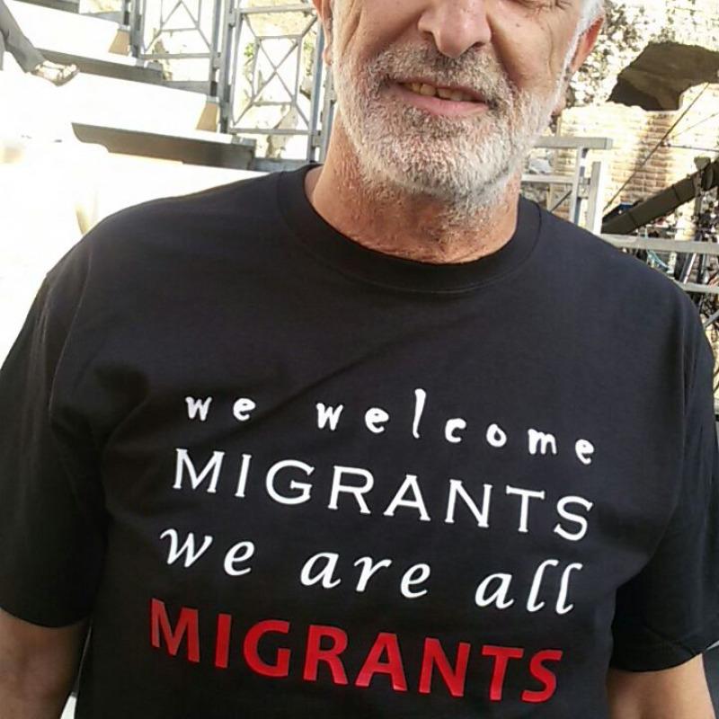 Maglia nuova per Accorinti: "Siamo tutti migranti"