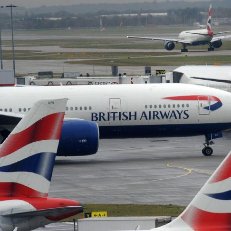 Computer in tilt, voli British Airways a terra