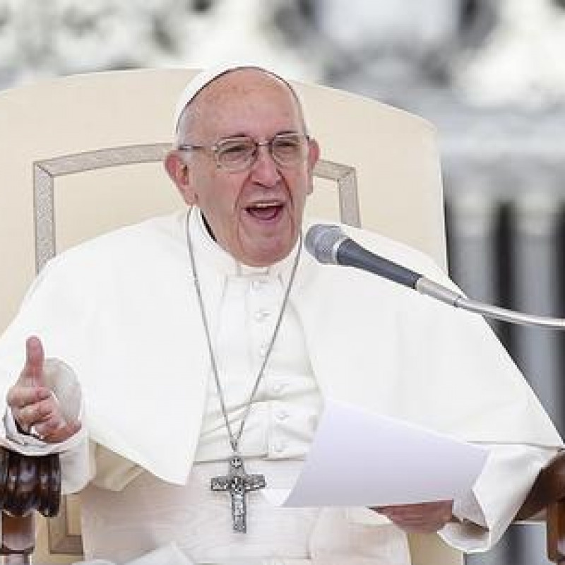 Il Papa: Dio converta il cuore dei terroristi