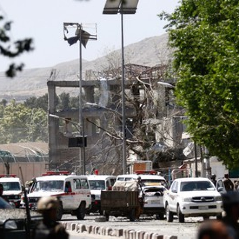 Autobomba a Kabul, 80 morti