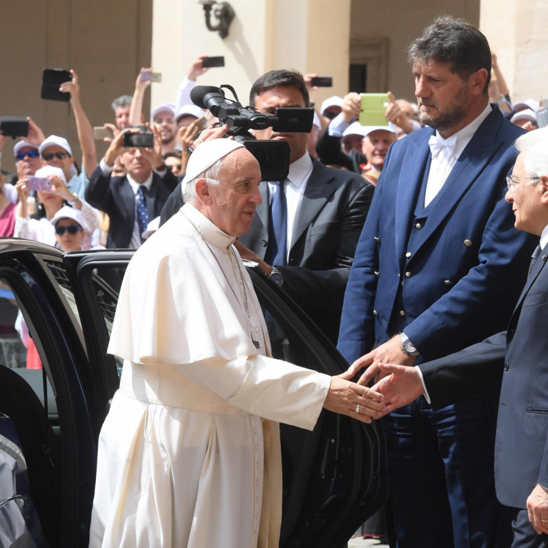 Il Papa incontra Mattarella al Quirinale