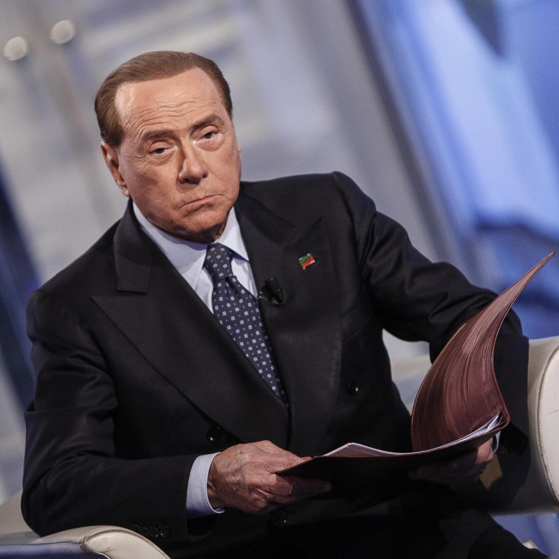 Berlusconi, mai al governo con Renzi