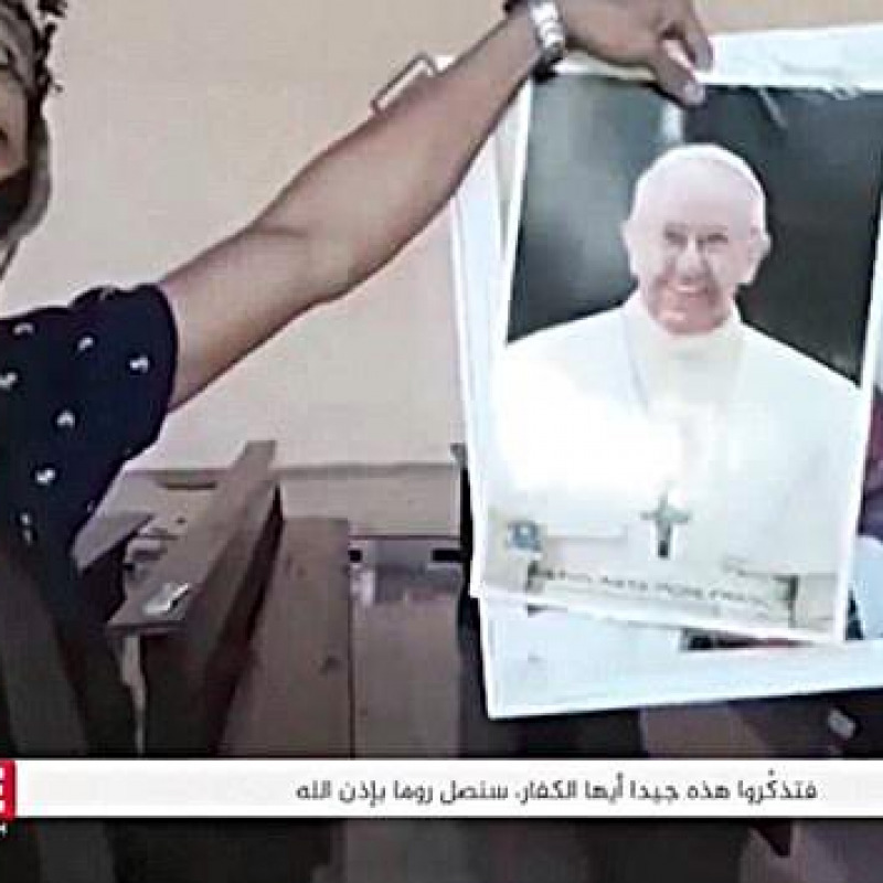Isis minaccia il Papa e invita a colpire in Italia