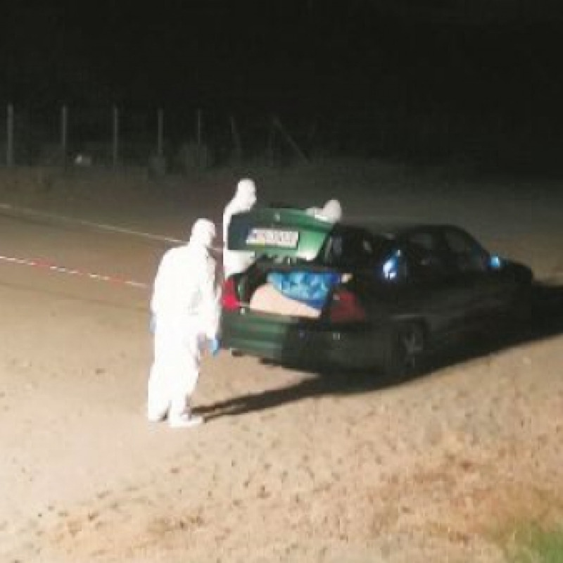 Cadavere di un ucraino trovato nel baule di un’auto