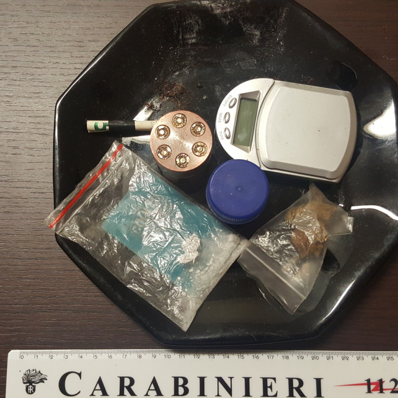 Droga-party a Camaro, un arresto e tre segnalazioni