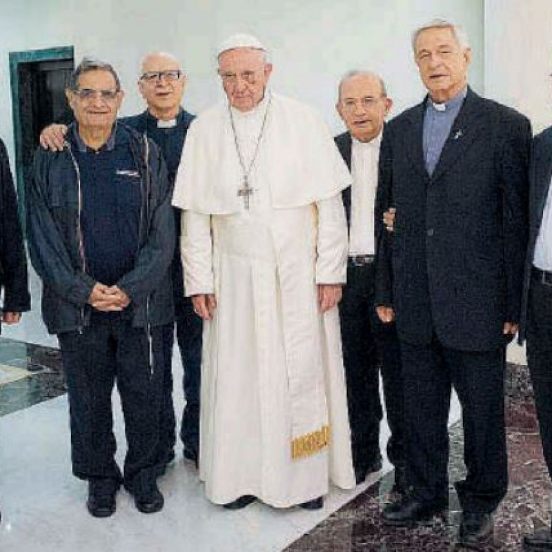 Il cinquantesimo di sacerdozio festeggiato con il Papa