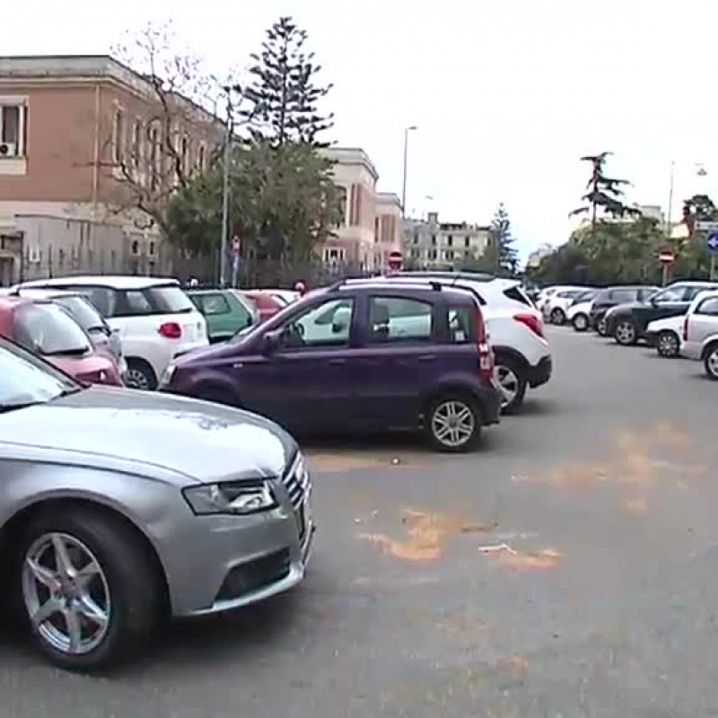 Poco spazio per i parcheggi