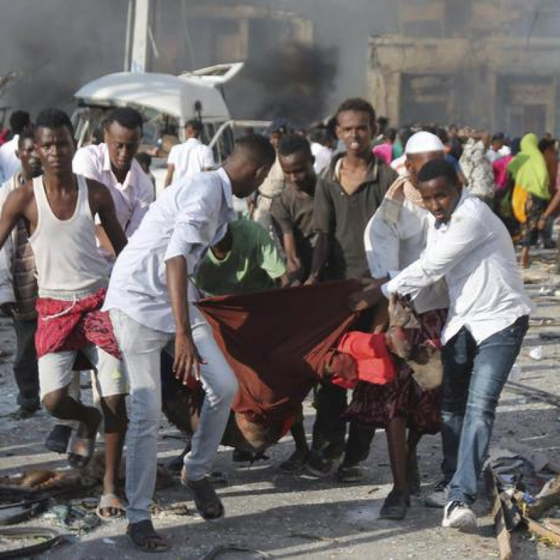Due camion bomba in Somalia: 237 i morti e 300 i feriti