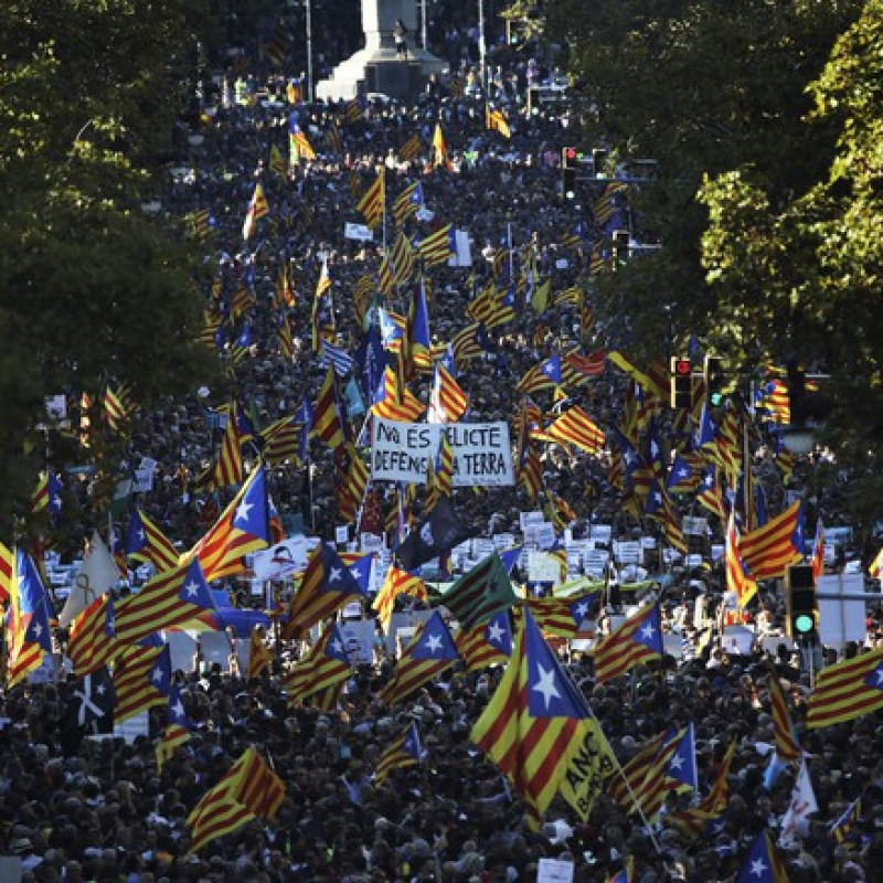 Rajoy commissaria il governo catalano