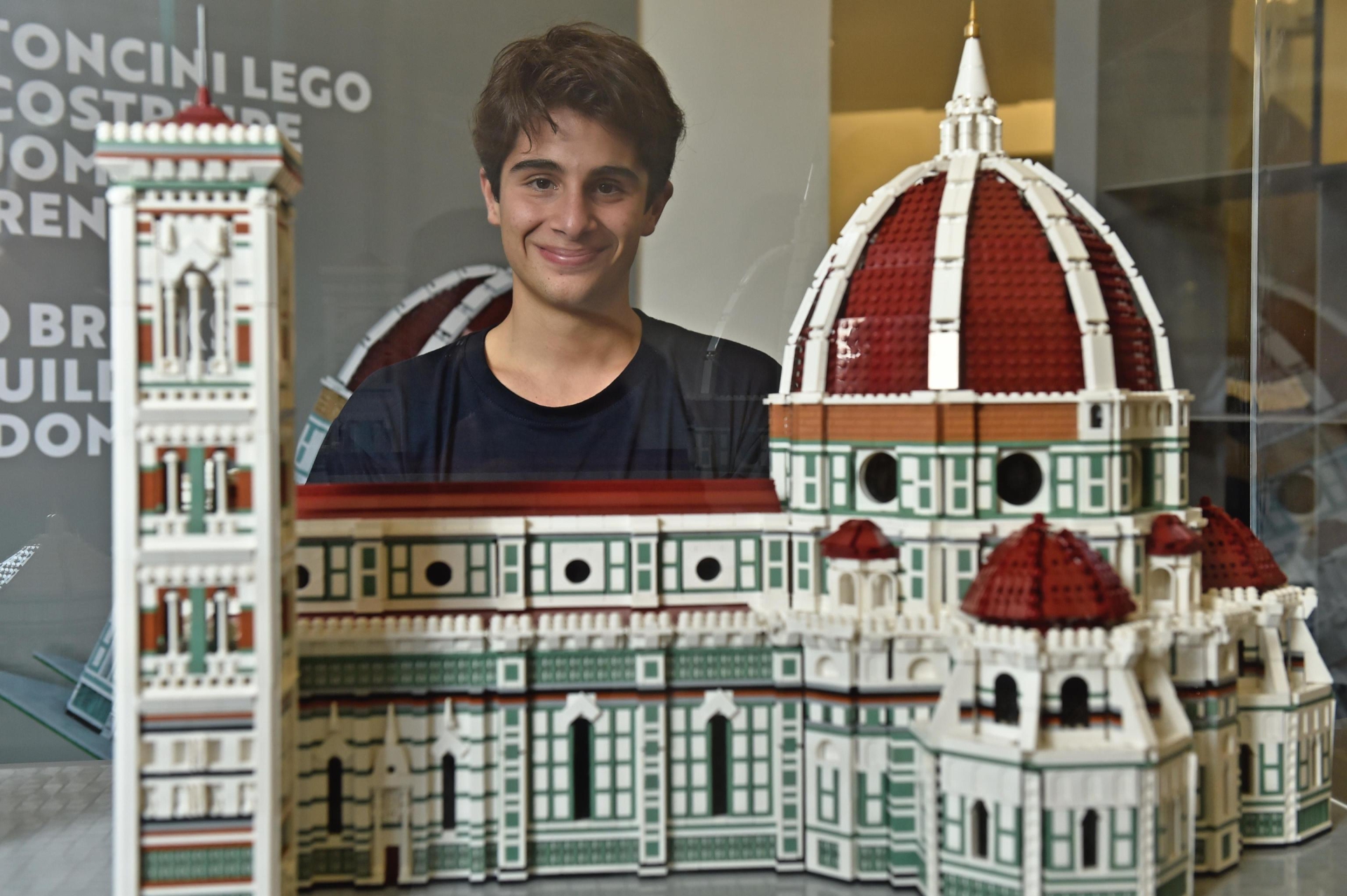 La Cattedrale di Firenze ricostruita con 20 mila mattoncini Lego - Gazzetta  del Sud