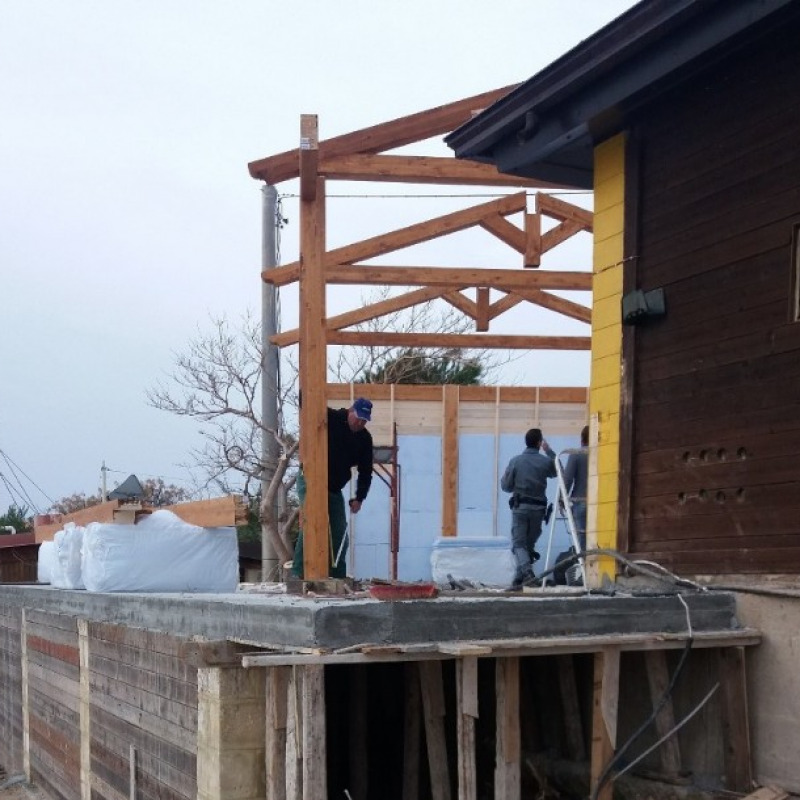 Sequestrato edificio in costruzione a Isola Capo Rizzuto