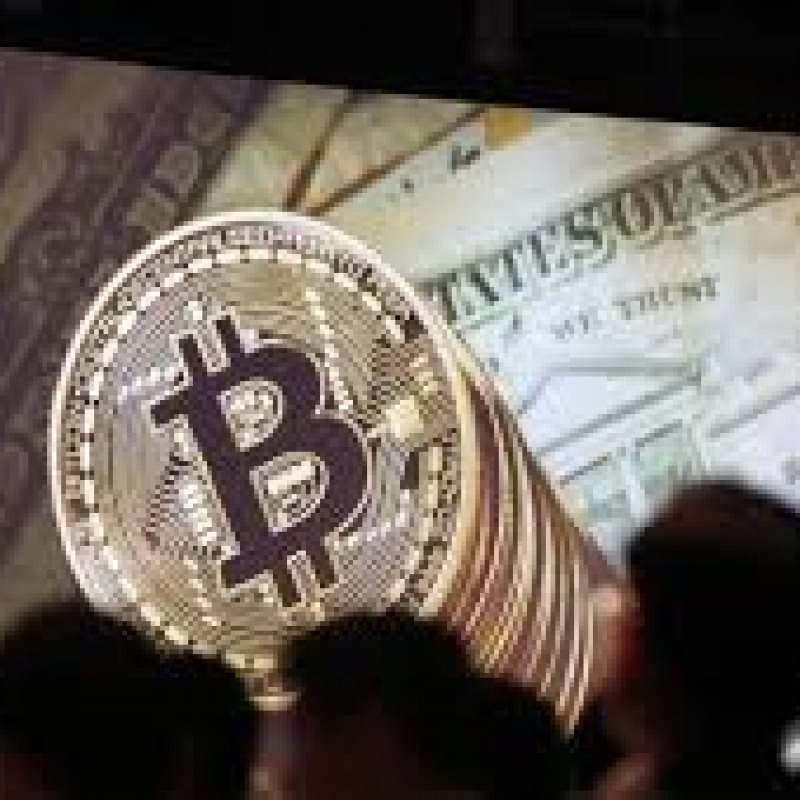 Bitcoin segna nuovo record, sfonda quota 15 mila dlr