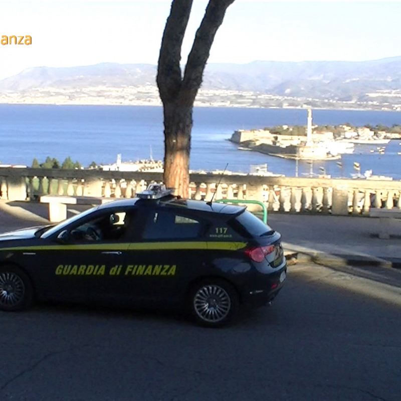 Disarticolata organizzazione dedita al traffico di droga tra Albania, Puglia e Messina