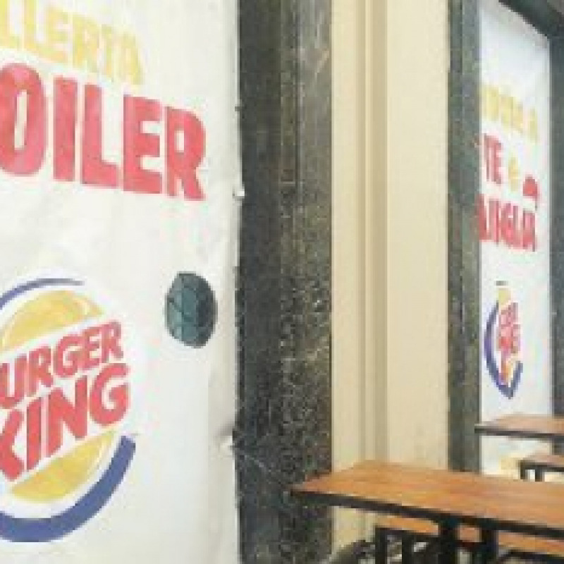 SABATO ALLE 15 INAUGURAZIONE DEL FAST FOOD NELLA GALLERIA VITTORIO EMANUELEIl Burger King apre i battenti «Anche qui si può fare impresa»