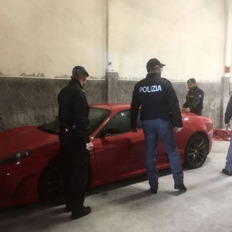 Ferrari "ricercata", trovata da polizia