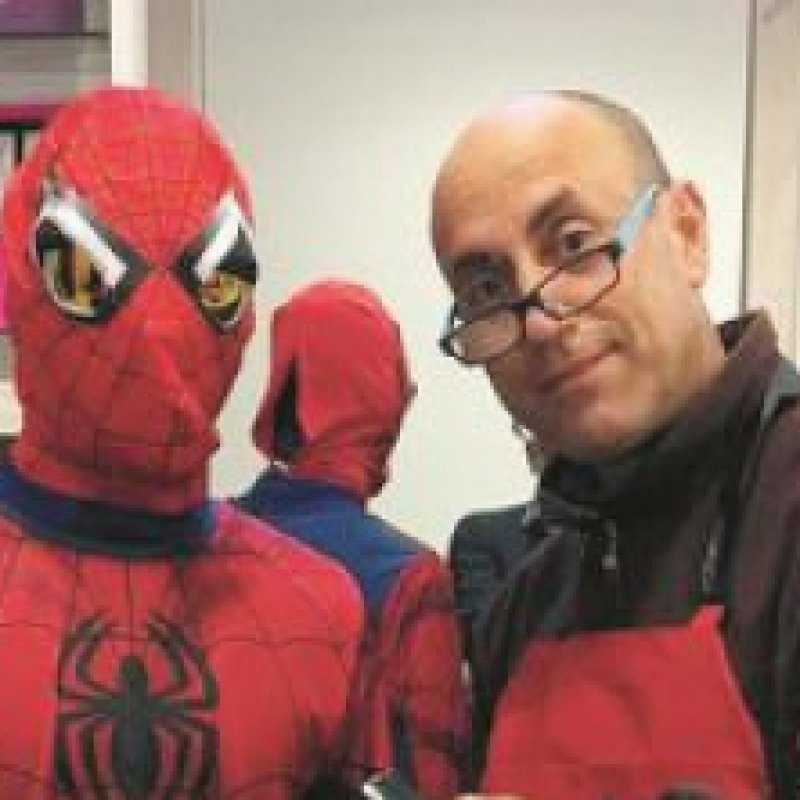 Svelato l'identità di Spiderman: è il barbiere Franco Naccarato