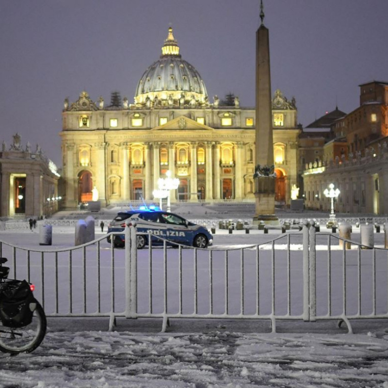 Maltempo: nevica a Roma, anche sul litorale