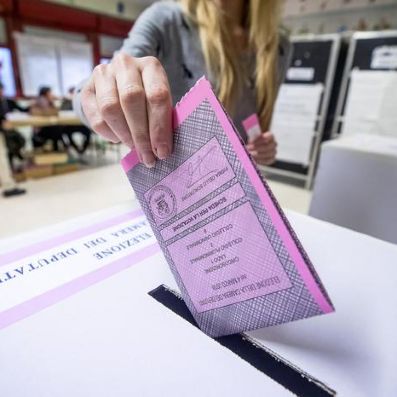 A Messina alle 12 ha votato il 18,17%