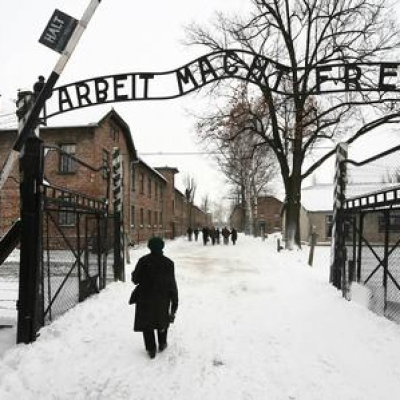 "Prima i polacchi", italiano minacciato ad Auschwitz