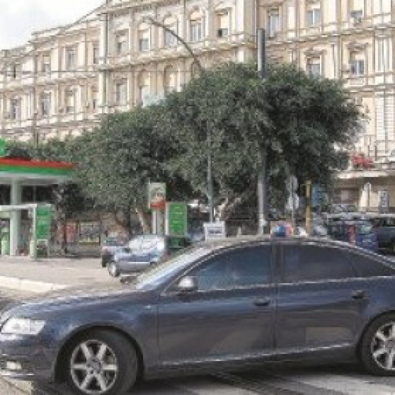 Auto blu con autista, Messina più di Milano