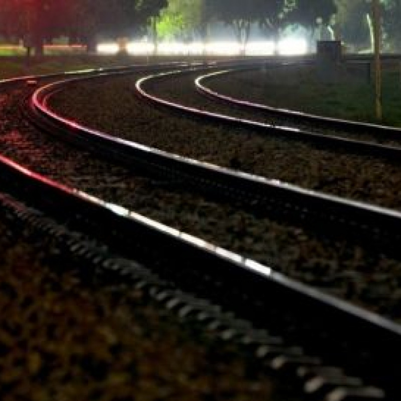 Muore investito da treno, sospeso traffico linea Sapri-Paola