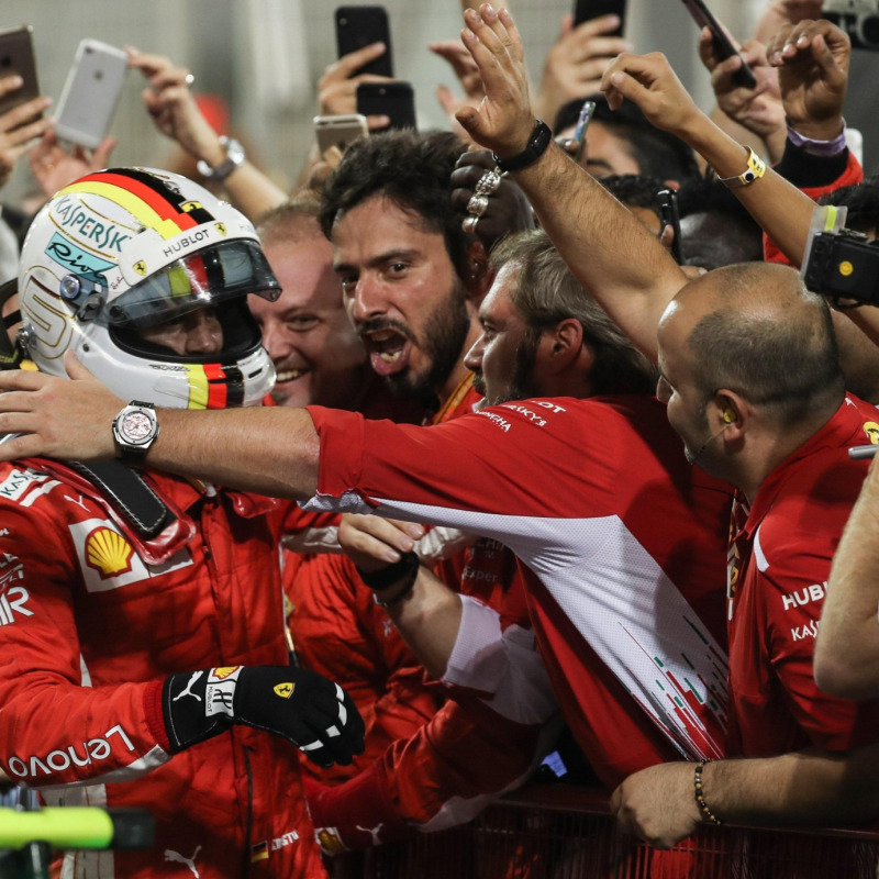 Vince la Ferrari di Vettel