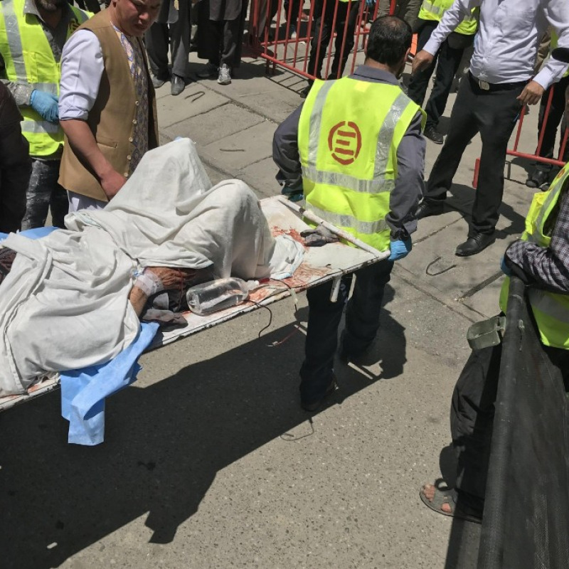 Kamikaze a Kabul, il bilancio sale a 31 morti