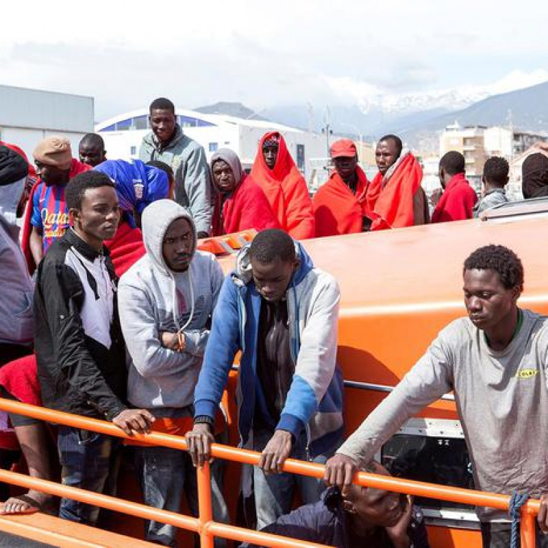 Salvati 476 migranti nel Mediterraneo