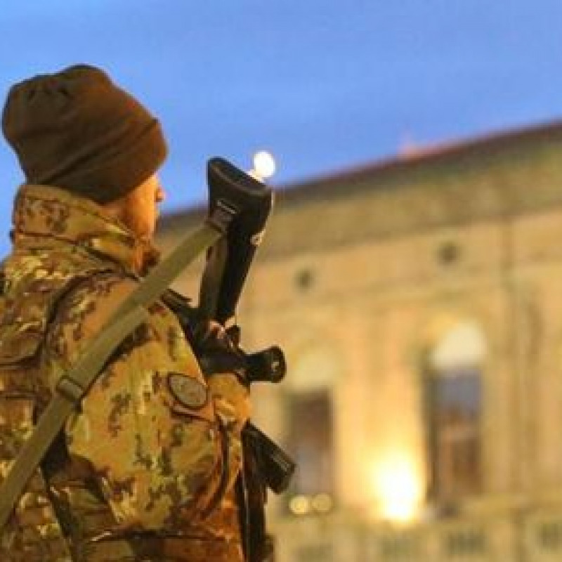 Militare dell'Esercito si suicida a Palazzo Grazioli