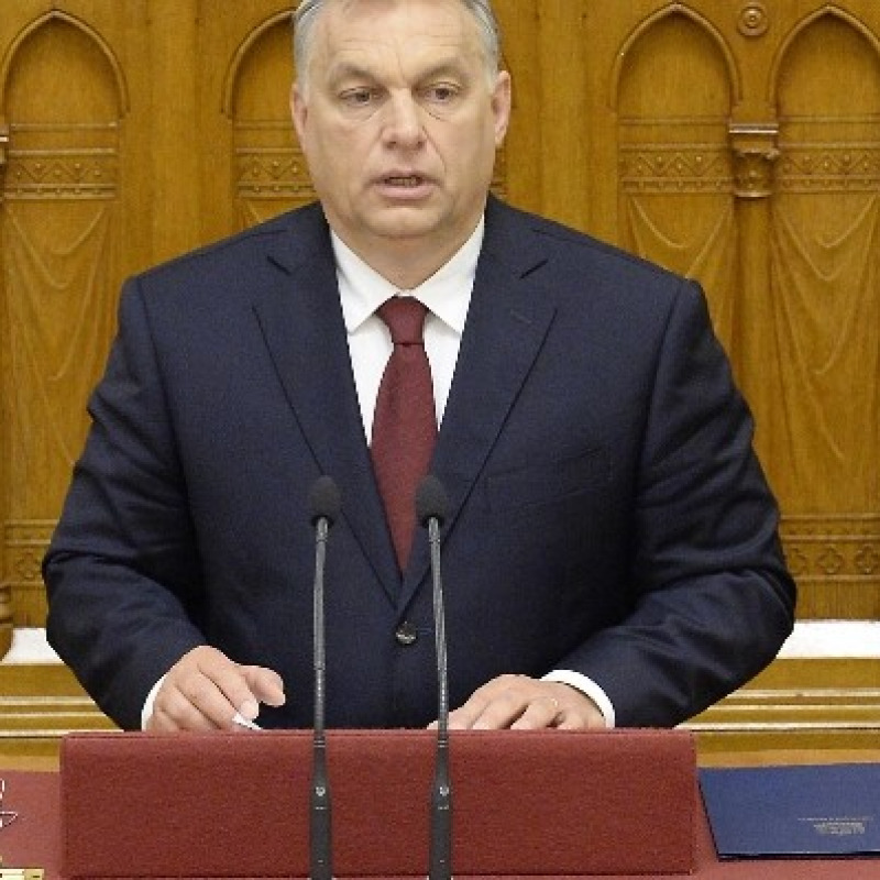 Orban attacca: "Colpa naufragi migranti è dei politici Ue"