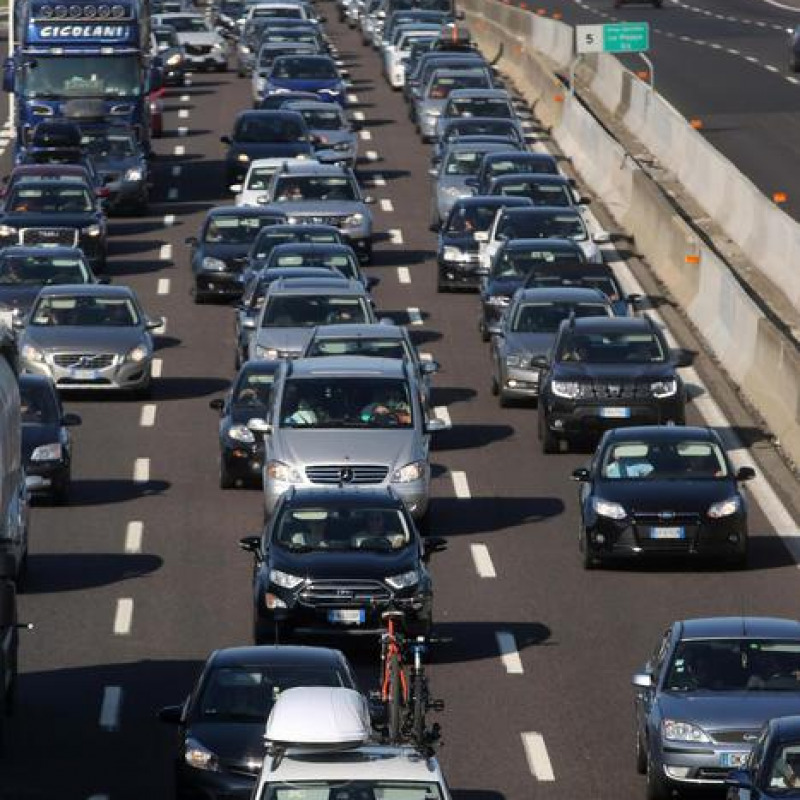 Traffico intenso autostrada A14 Bologna