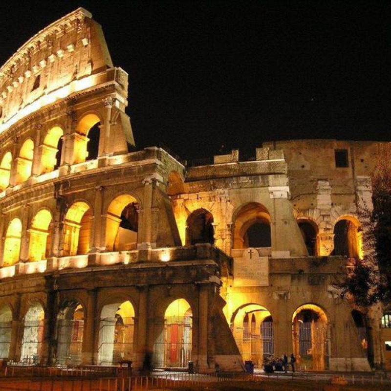 Il Colosseo, una delle maggiori attrattive turistiche italiane