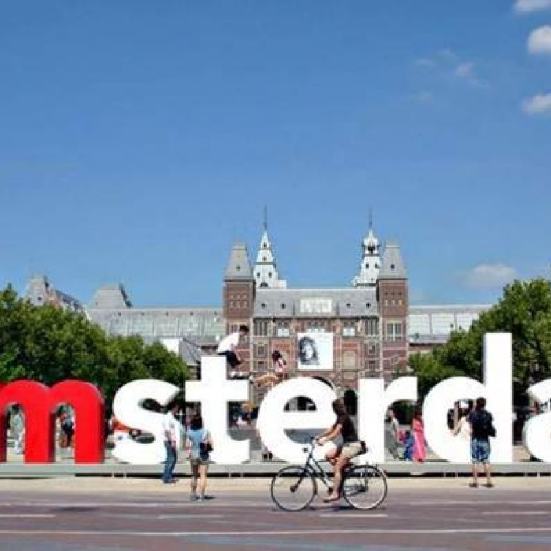 Foto 3: installazione gigante I Amsterdam, slogan della città