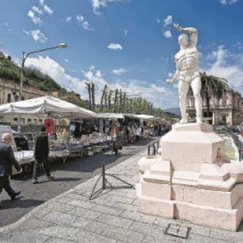 Il mercato di piazza Amendola