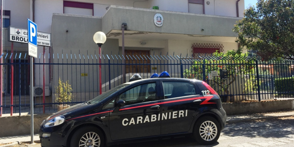 Tre persone sono state arrestate a Brolo dai carabinieri per tentata estorsione
