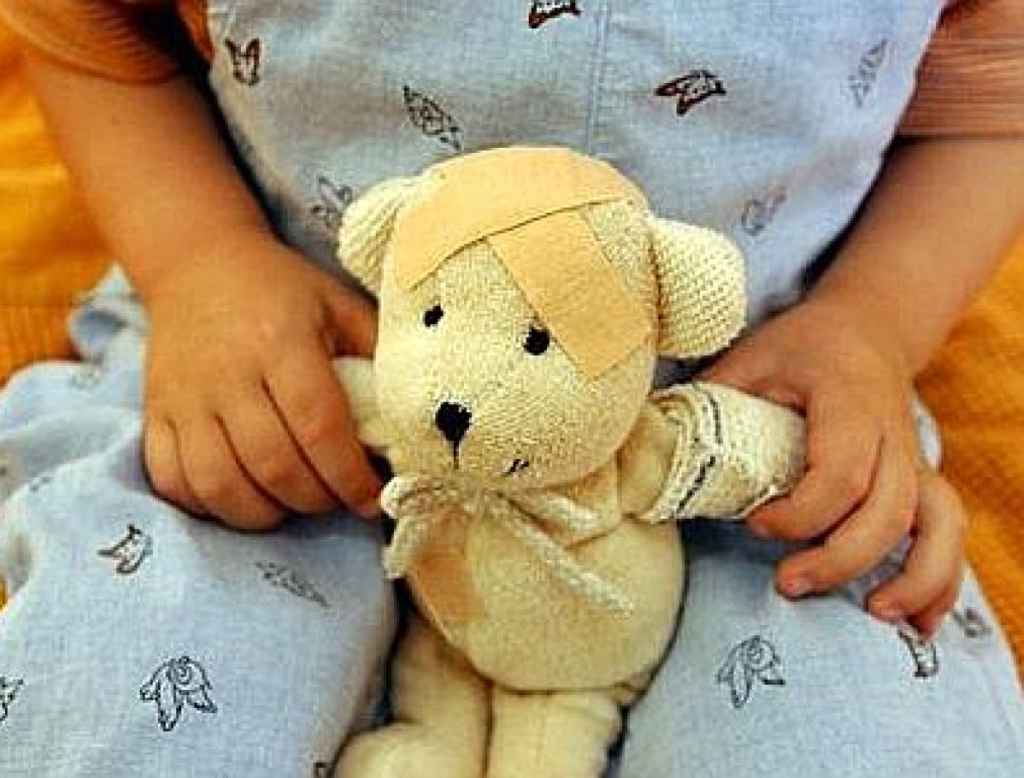 Scoperta "casa degli orrori": figli chiusi in casa tra sp… Scoperta "casa degli orrori": figli chiusi in casa tra sp…