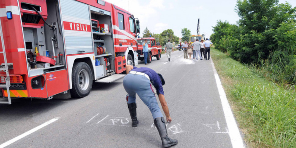 Strage di giovani sulle strade del weekend, 12 morti in Italia Strage di giovani sulle strade del weekend, 12 morti in Italia