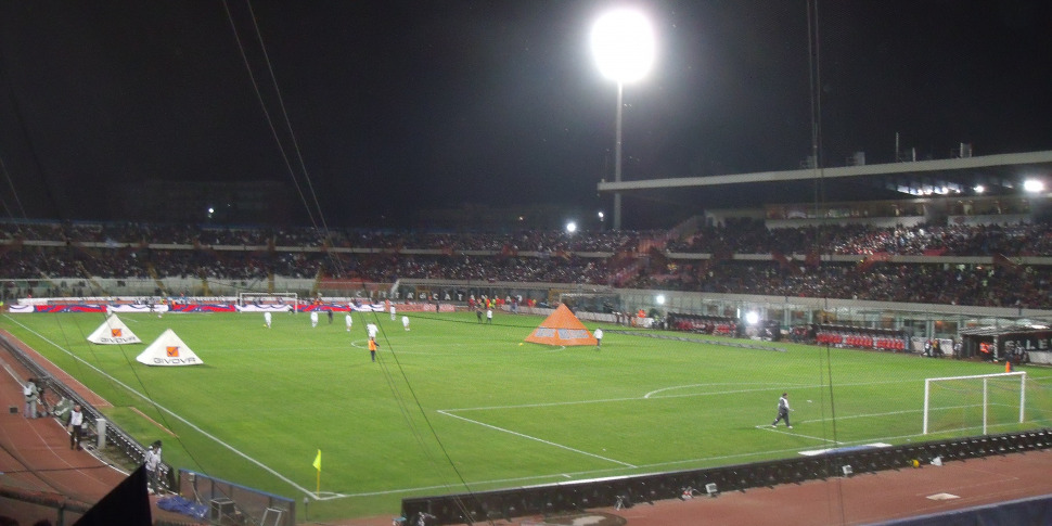stop ai tifosi rossobl249 a catania settore ospiti chiuso e niente biglietti ai residenti nella provincia di cosenza da Gazzettadelsud.it stop ai tifosi rossobl249 a catania settore ospiti chiuso e niente biglietti ai residenti nella provincia di cosenza
