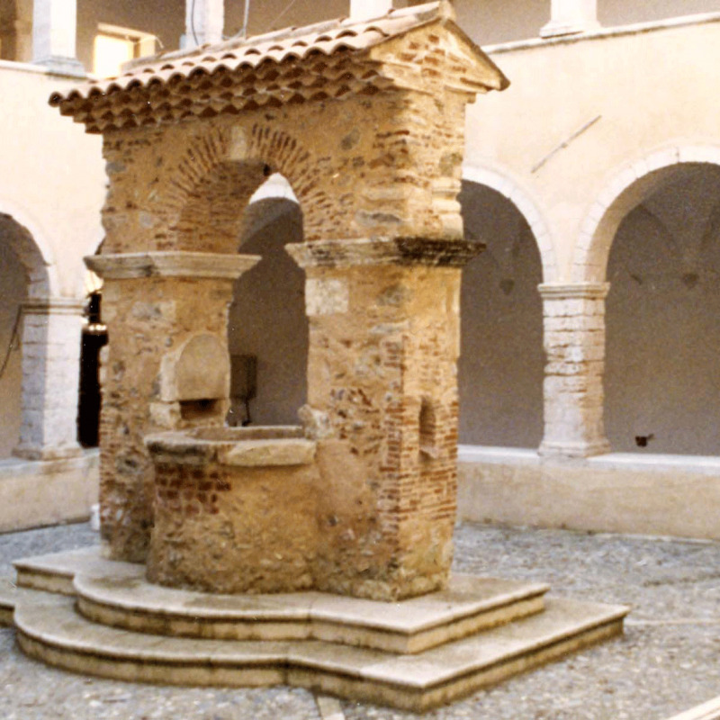 Il chiostro di Sant'Agostino prima del restauro